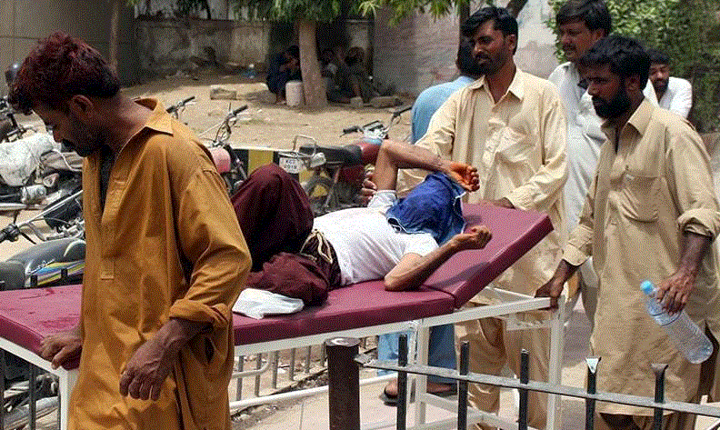 Experts warn of health risks in Larkana