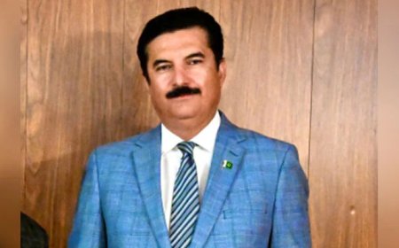 Ready to talk with PTI if they apologise for past mistakes: KP governor