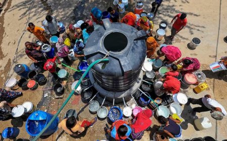 India heatwave kills at least 33, including election officials