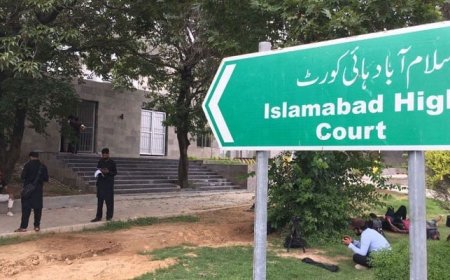 No ban on court reporting, IHC assures journalists over Pemra ban