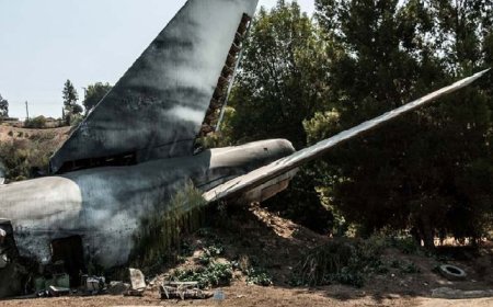 Russian military jet crashes killing two pilots