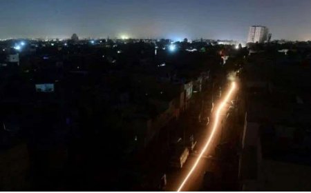 PM Shehbaz orders reduction in loadshedding amid rising summer temperatures