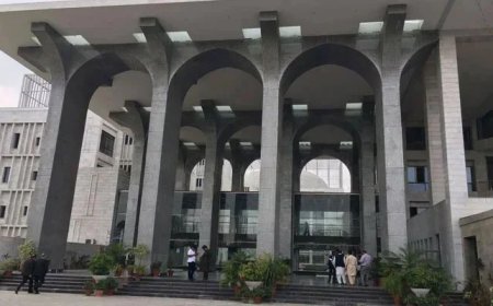 IHC suspends ECP's verdict on transfer of poll pleas to new tribunal